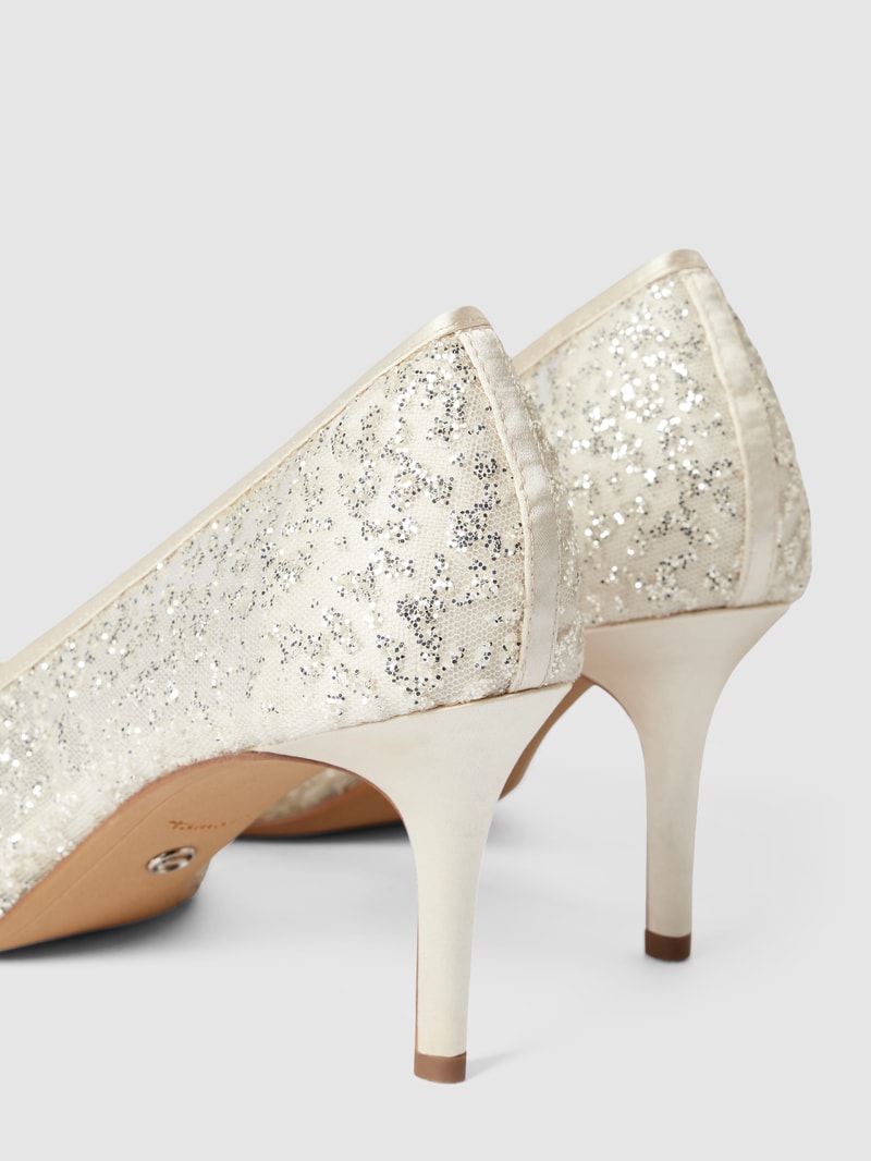 Pumps mit Zierbesatz in offwhite