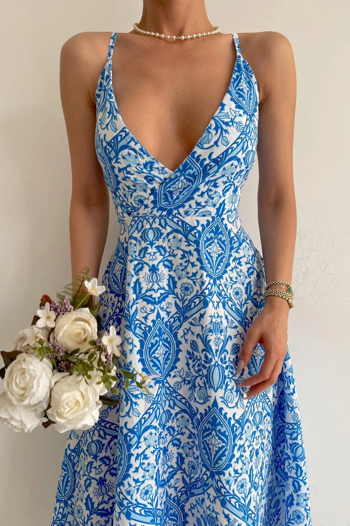 Madmext  Blau gemustertes, tief ausgeschnittenes Midikleid Mg1537