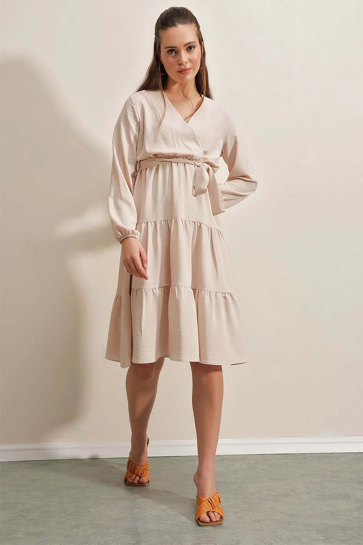 Bigdart  2369 Zweireihiges Volantkleid mit Kragen – Beige