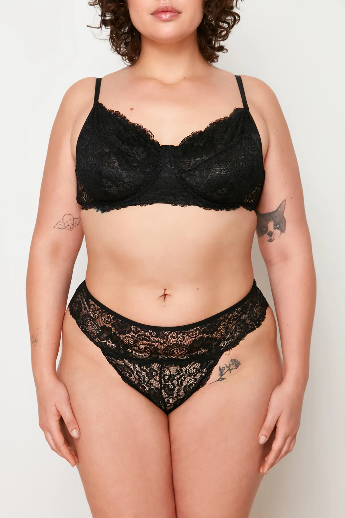 Trendyol Curve  Schwarzes Spitzenunterwäscheset TBSSS24DG00009