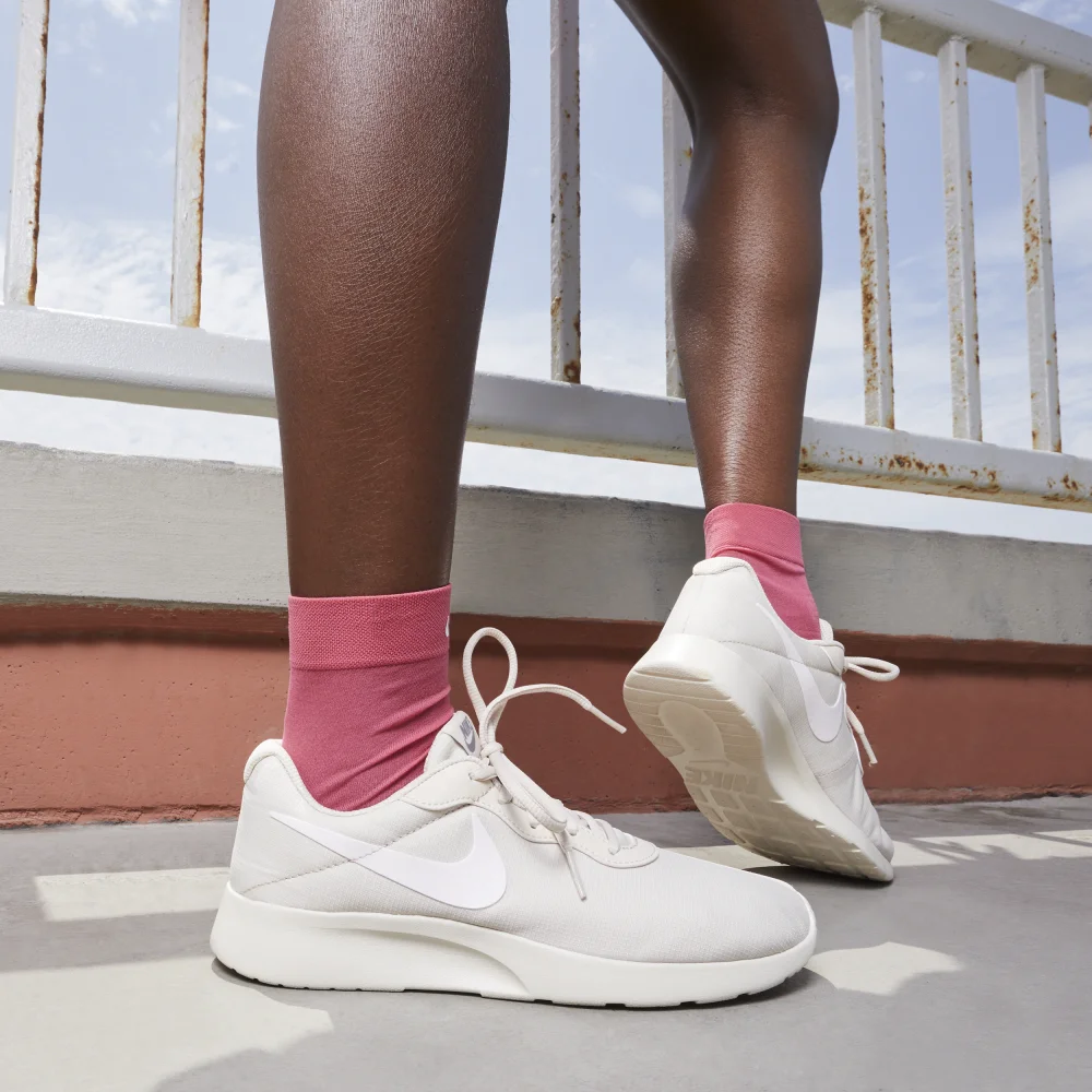 Nike Tanjun Refine WMNS DR4495-100 / braun