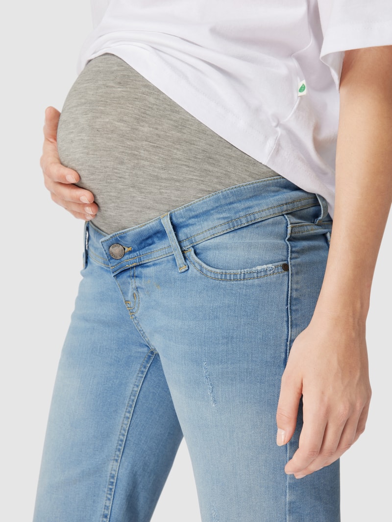 Umstands-Jeansshorts im Used-Look in hellblau meliert