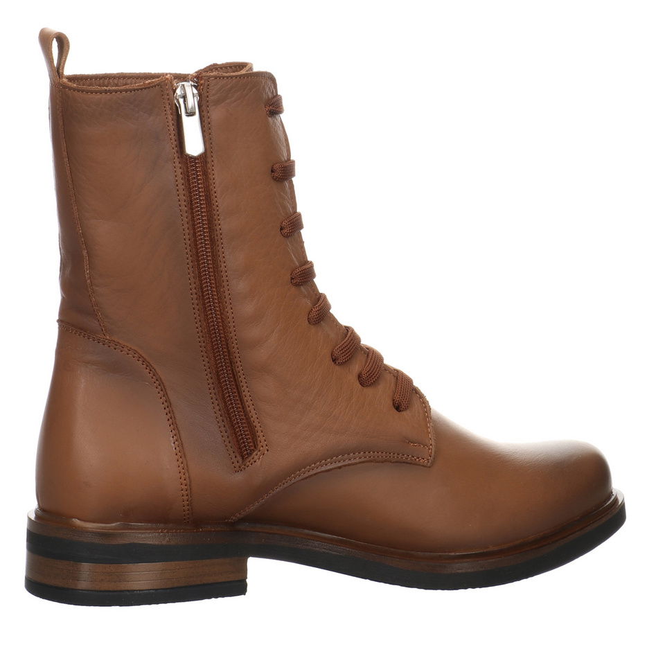 Andrea Conti Schnürboots