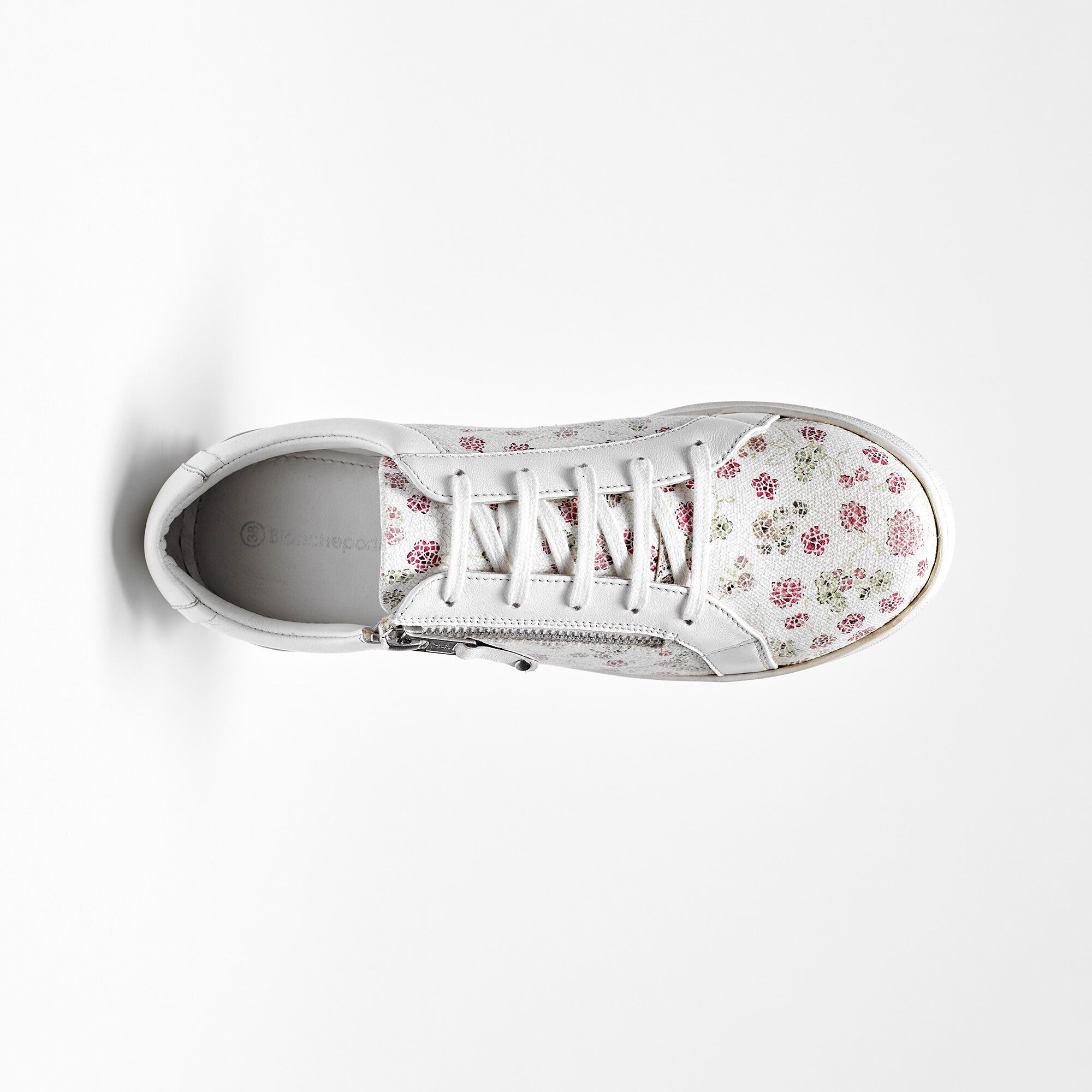 Tennis zippées en cuir perforé