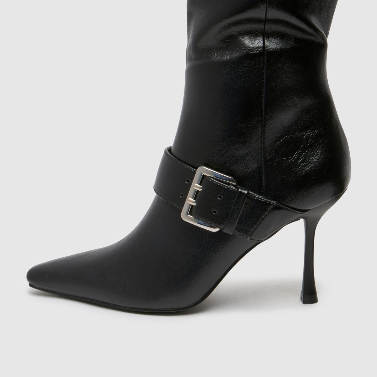 Schuh Darbie csatos térdig érő csizma fekete színben
