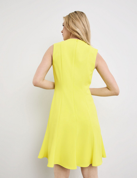Figurbetontes Kleid mit Godet-Silhouette