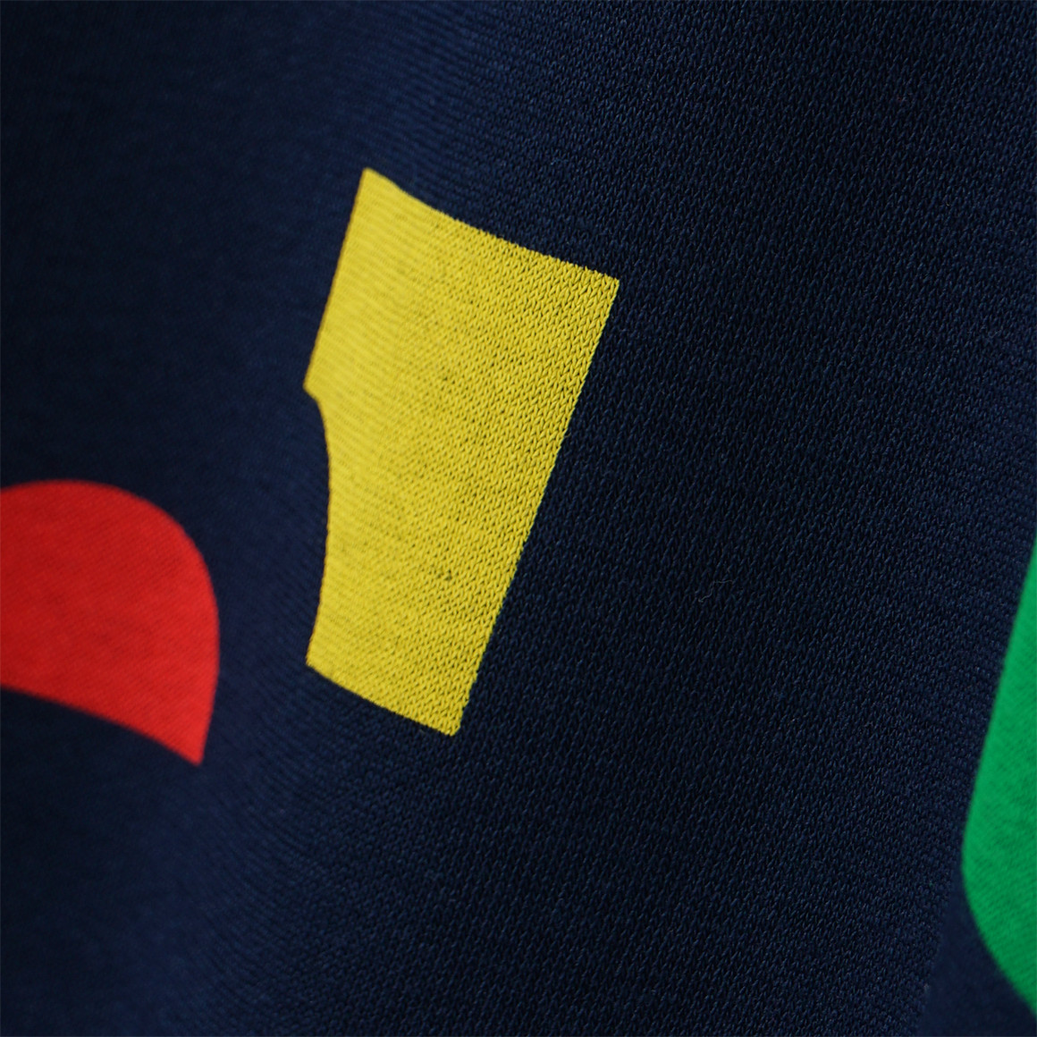 Jungen Sweatshirt mit bunten Motiven