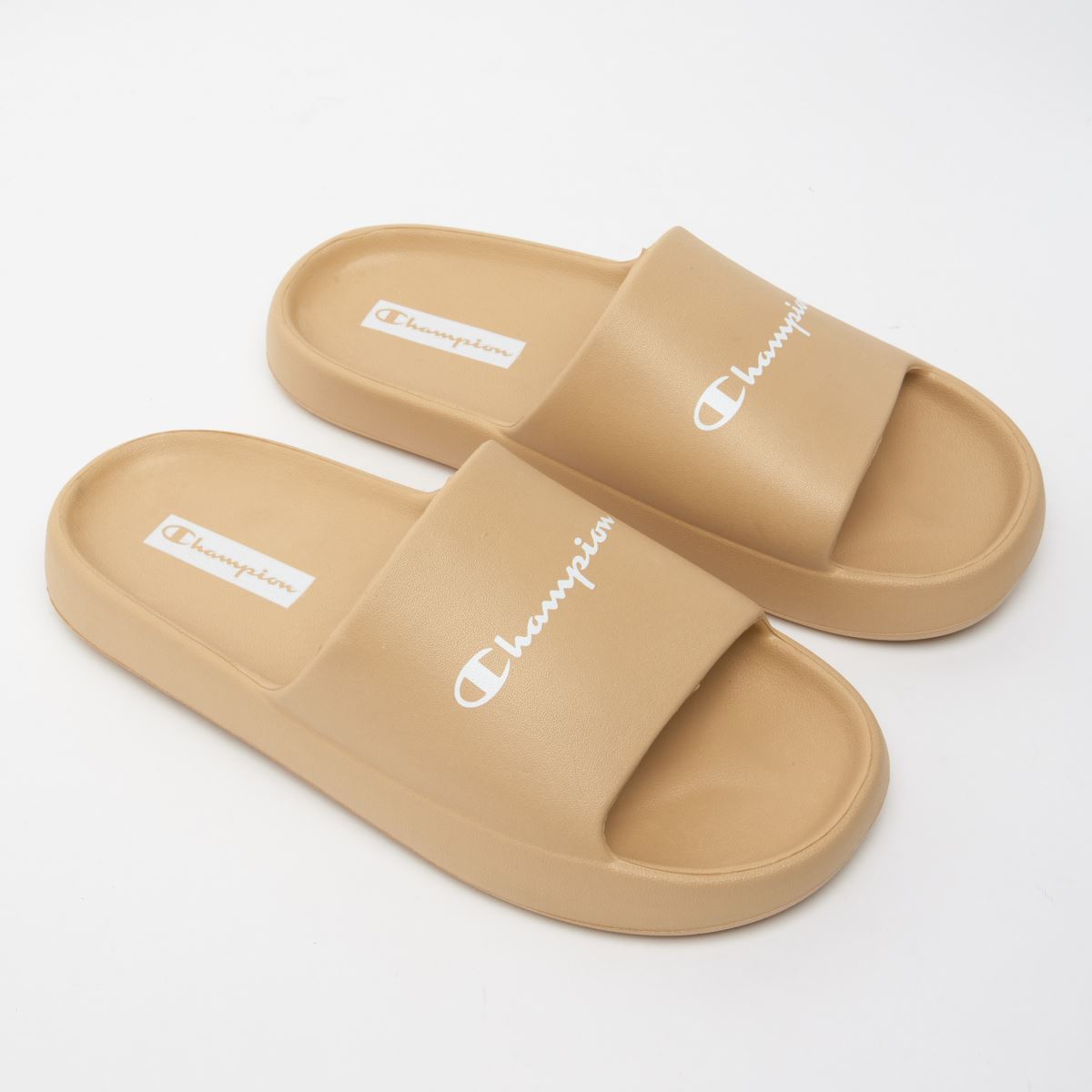 Champion – Beige mjuka sandaler med tåspänne