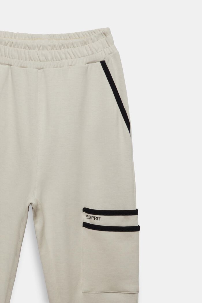 Pants knitted