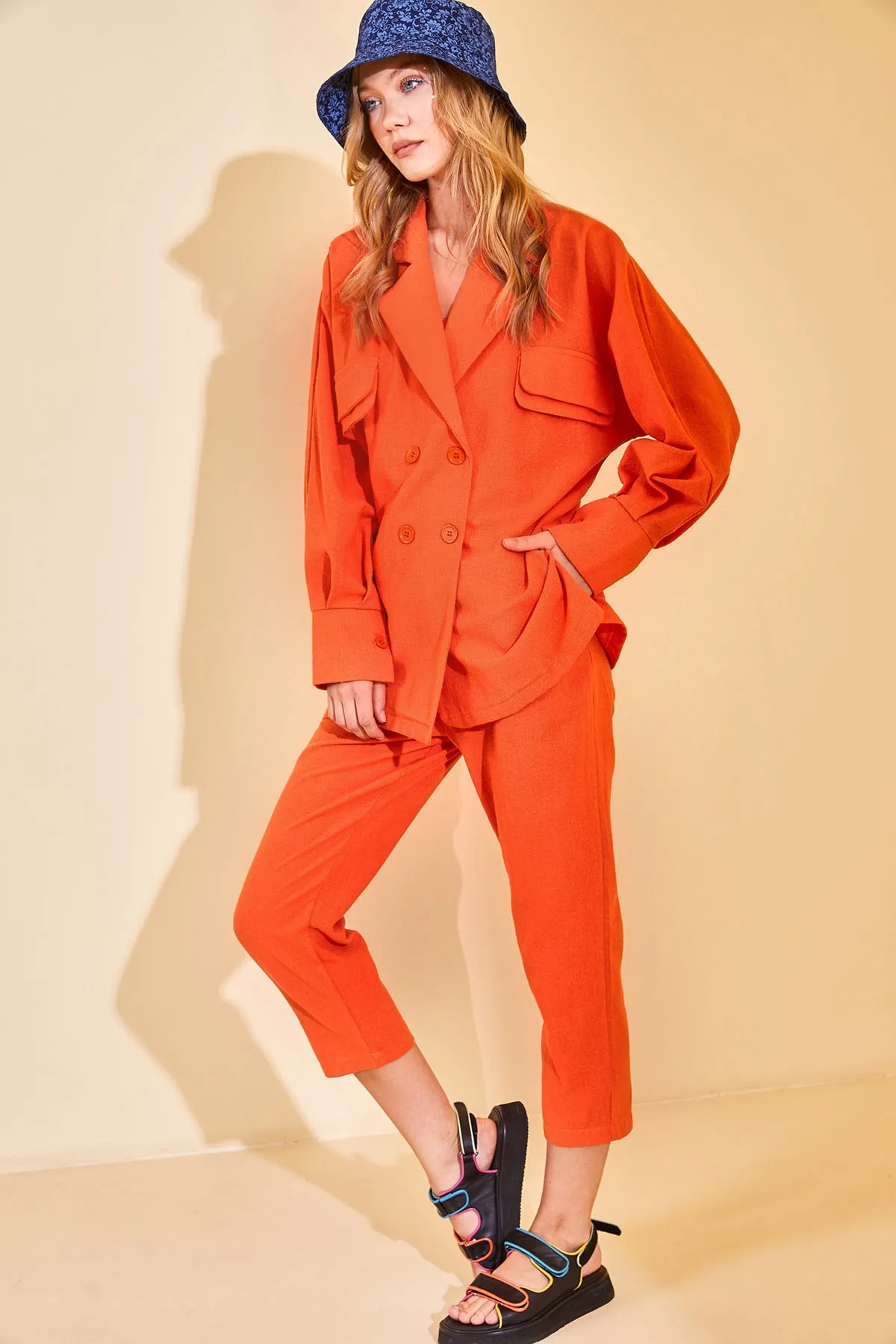 XHAN  Orangefarbener zweireihiger Leinenanzug für Damen mit Kragen 2YZK8-12872-11