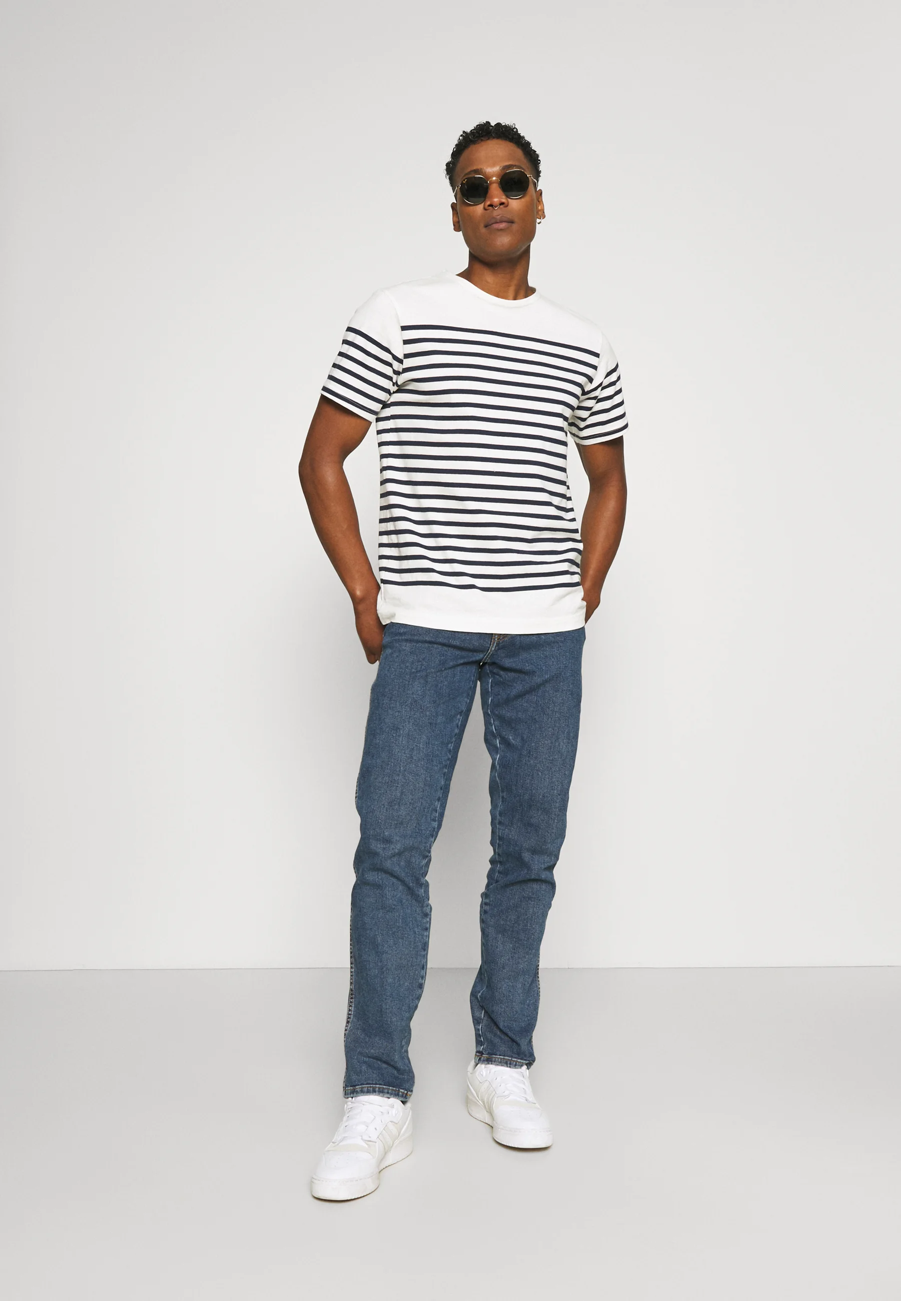 Wrangler TEXAS SLIM - Vaqueros pitillo