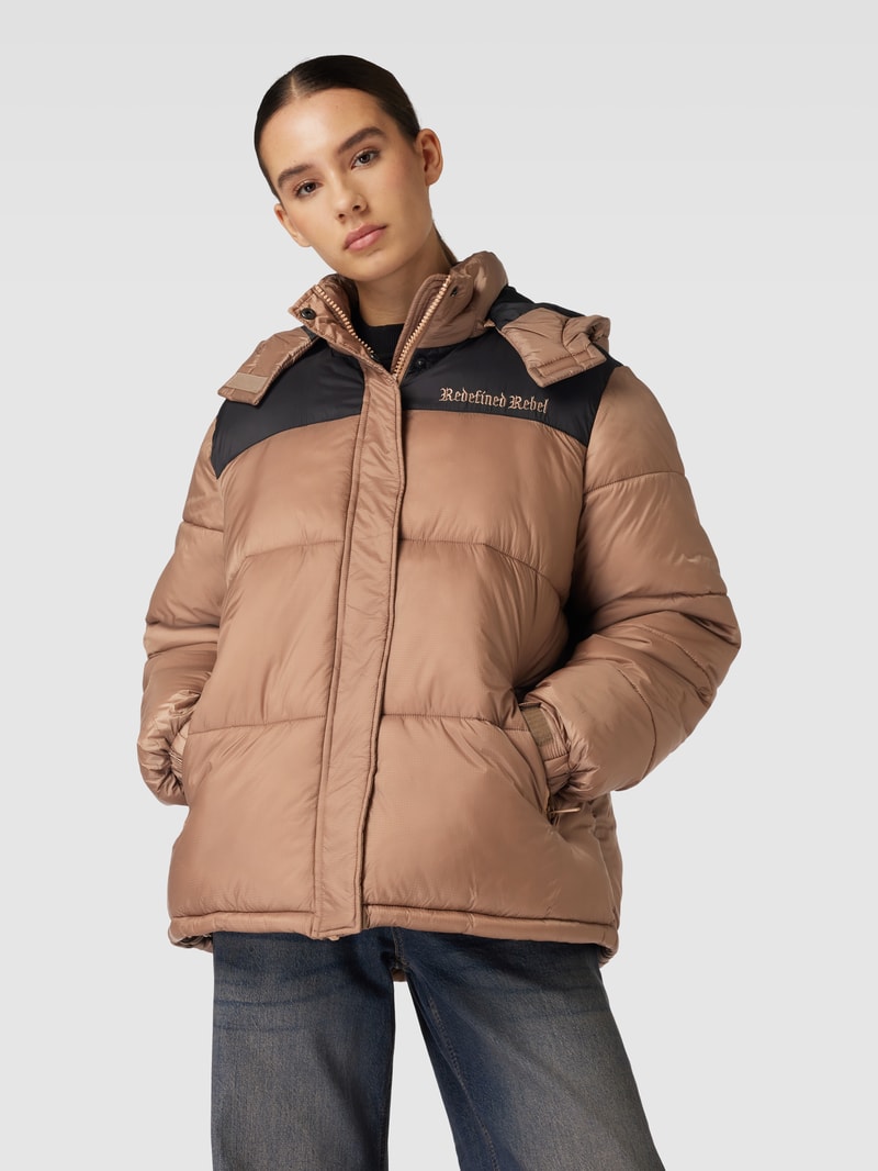 Steppjacke mit Label-Schriftzug Modell 'DACE' in beige