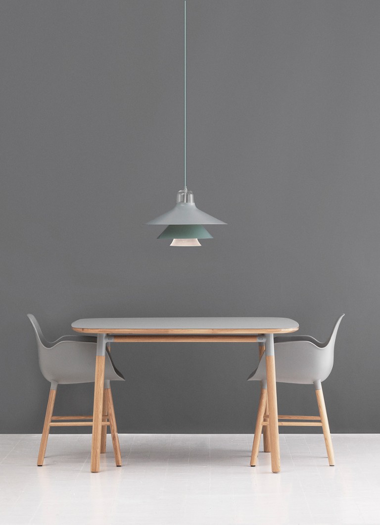 Fotoliu Normann Copenhagen Form cu picioare din stejar