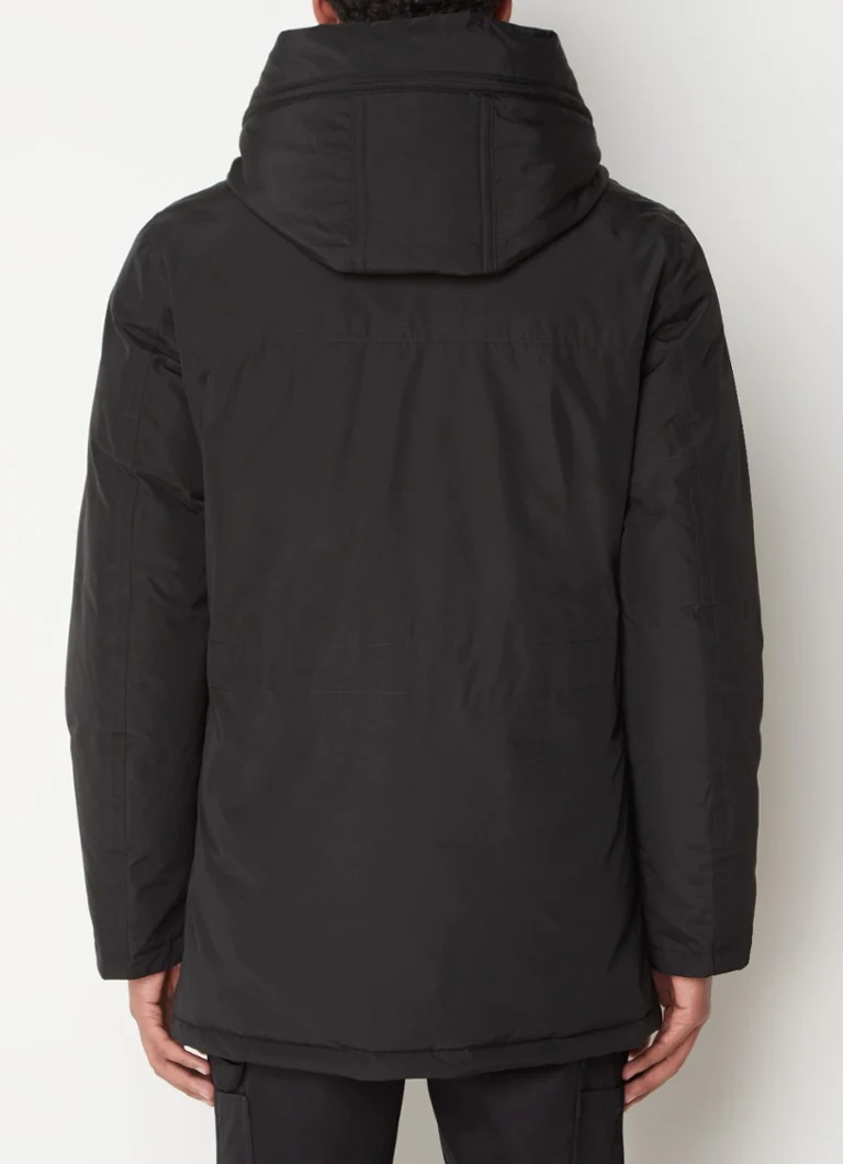 Prošívaná bunda Woolrich Ramar s péřovou výplní a kapsami s ventilkem