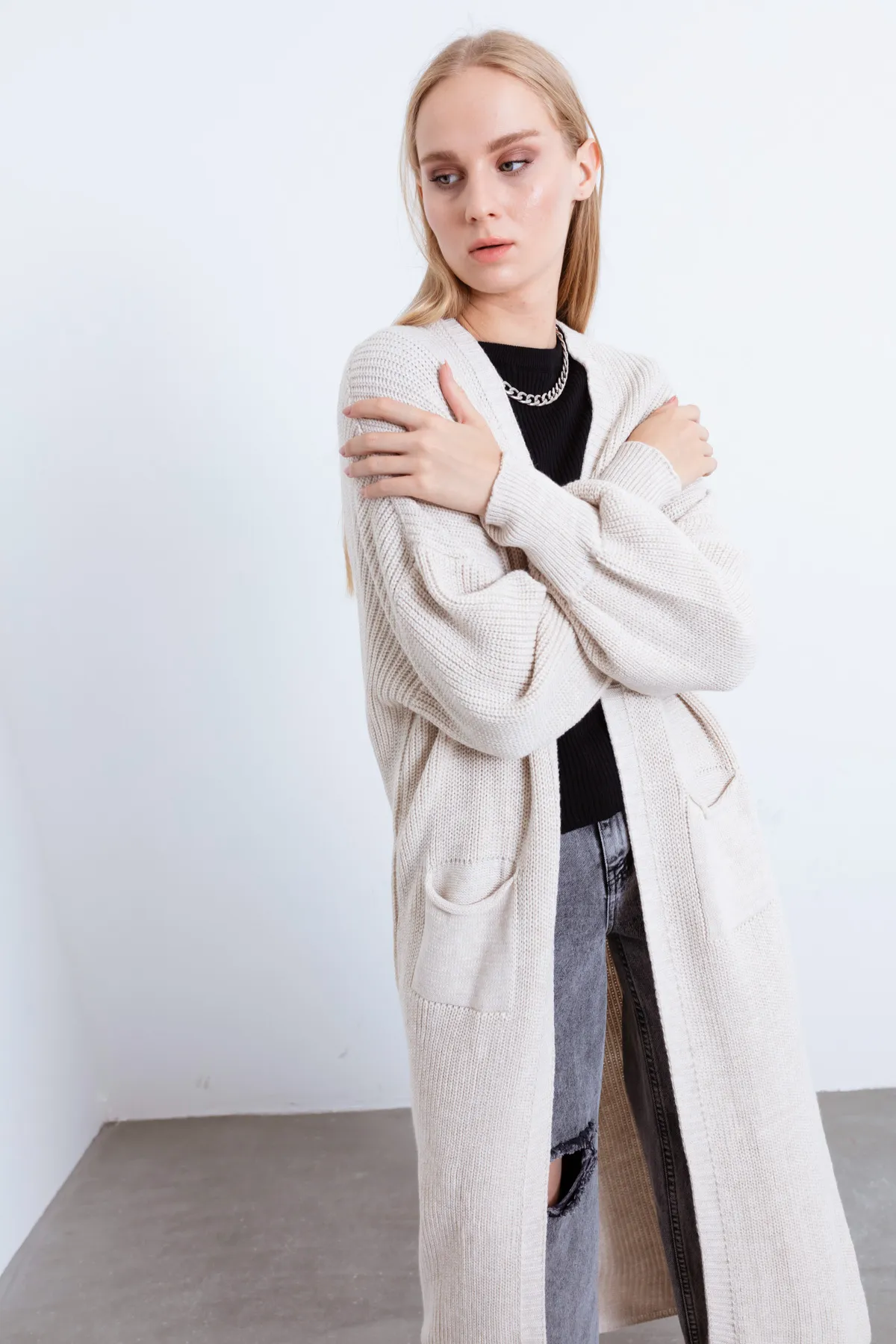 Lafaba  Beigefarbene lange Strickjacke mit Ballonärmeln für Damen