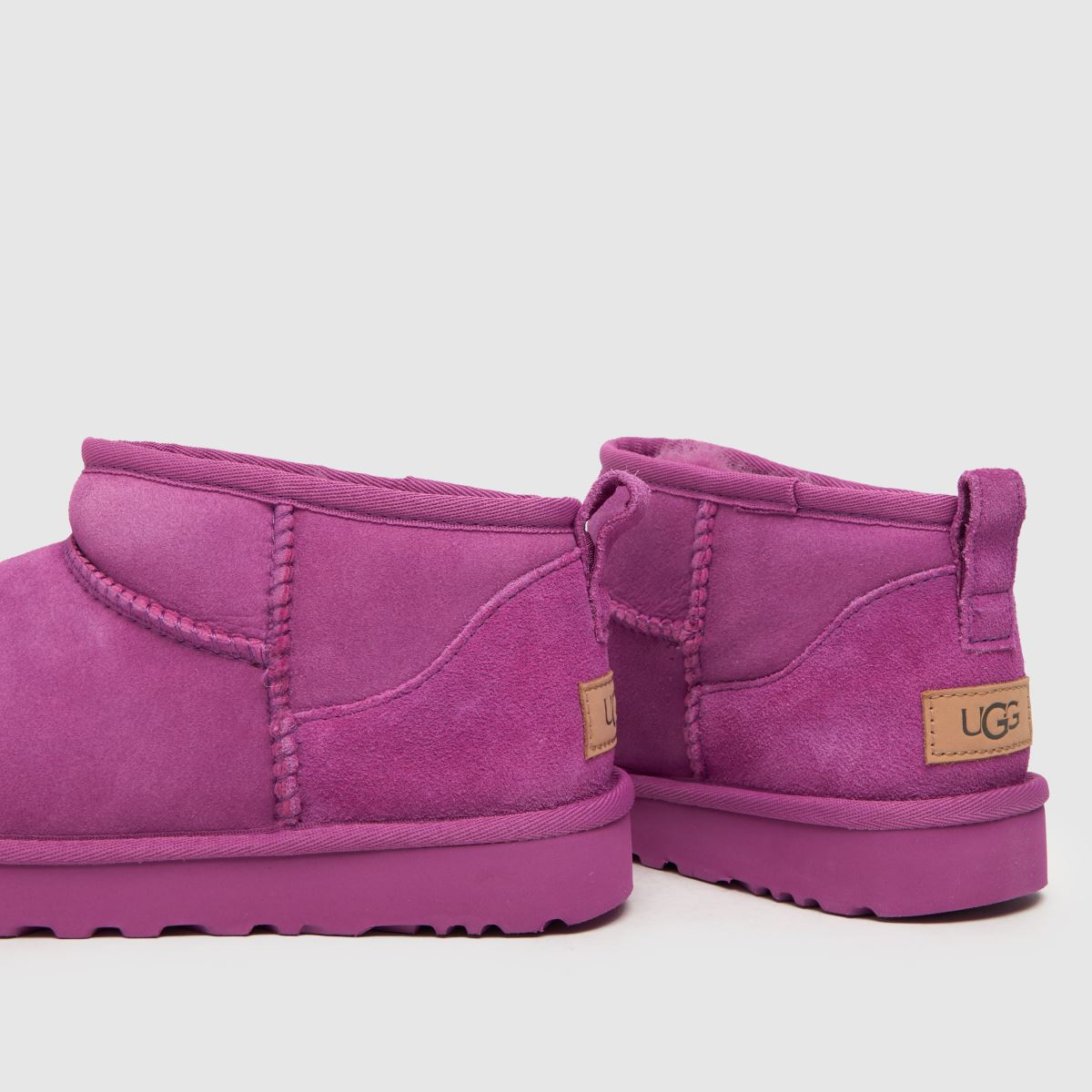 UGG klasszikus ultra mini csizma mangosztán színben