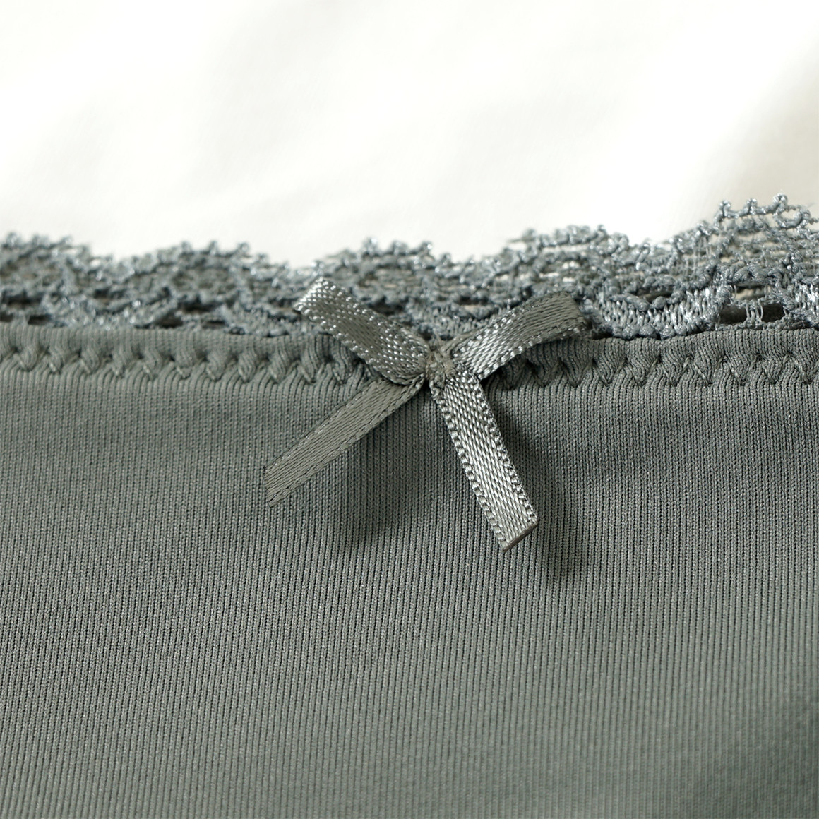 3 Damen Slips mit Spitze