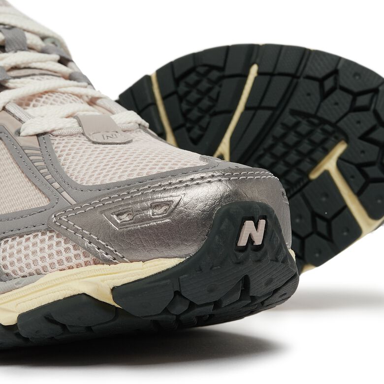 New Balance M1906RRD moonrock
