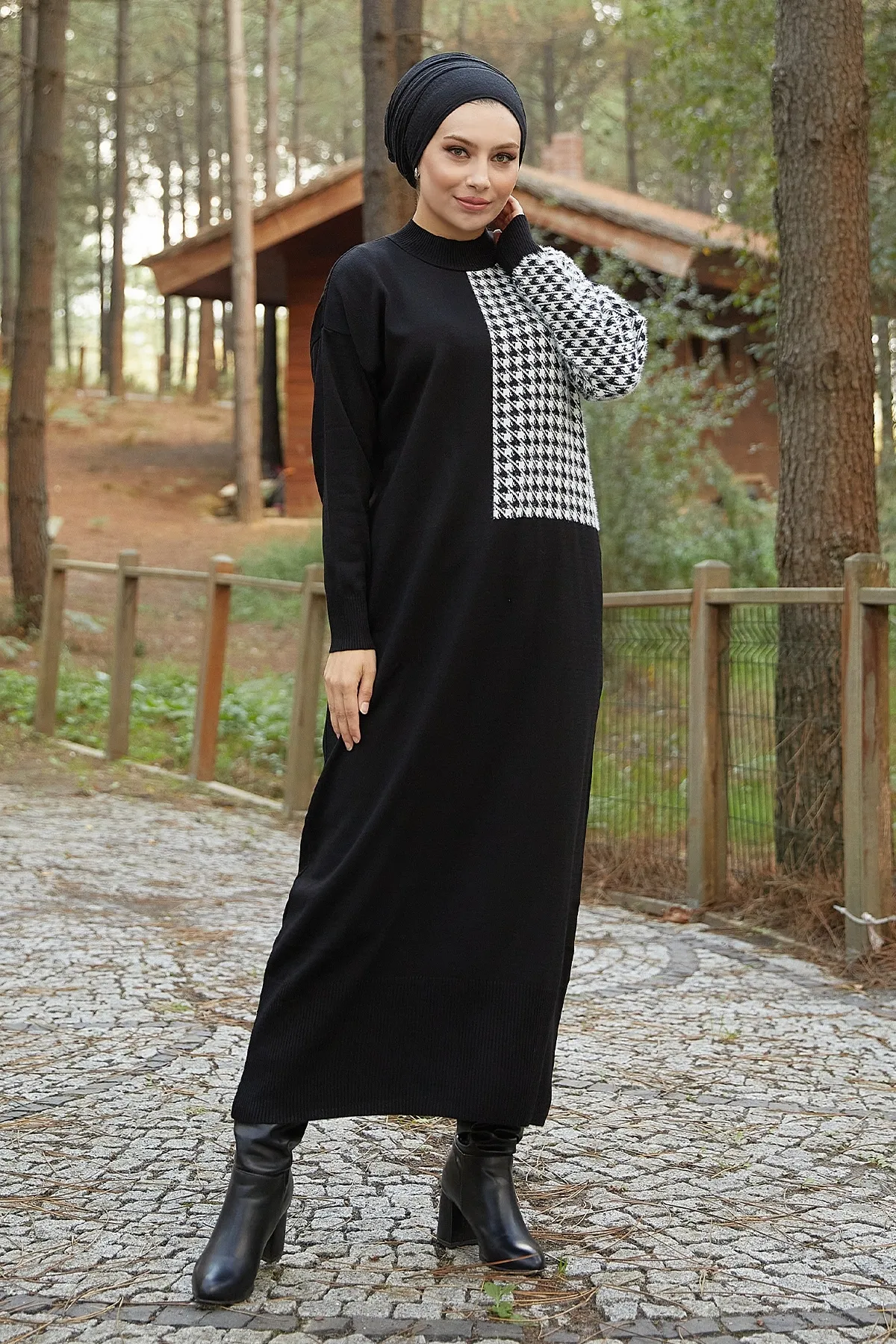 InStyle  Amelya Strickkleid mit Hahnentrittmuster und Ärmeln – Schwarz