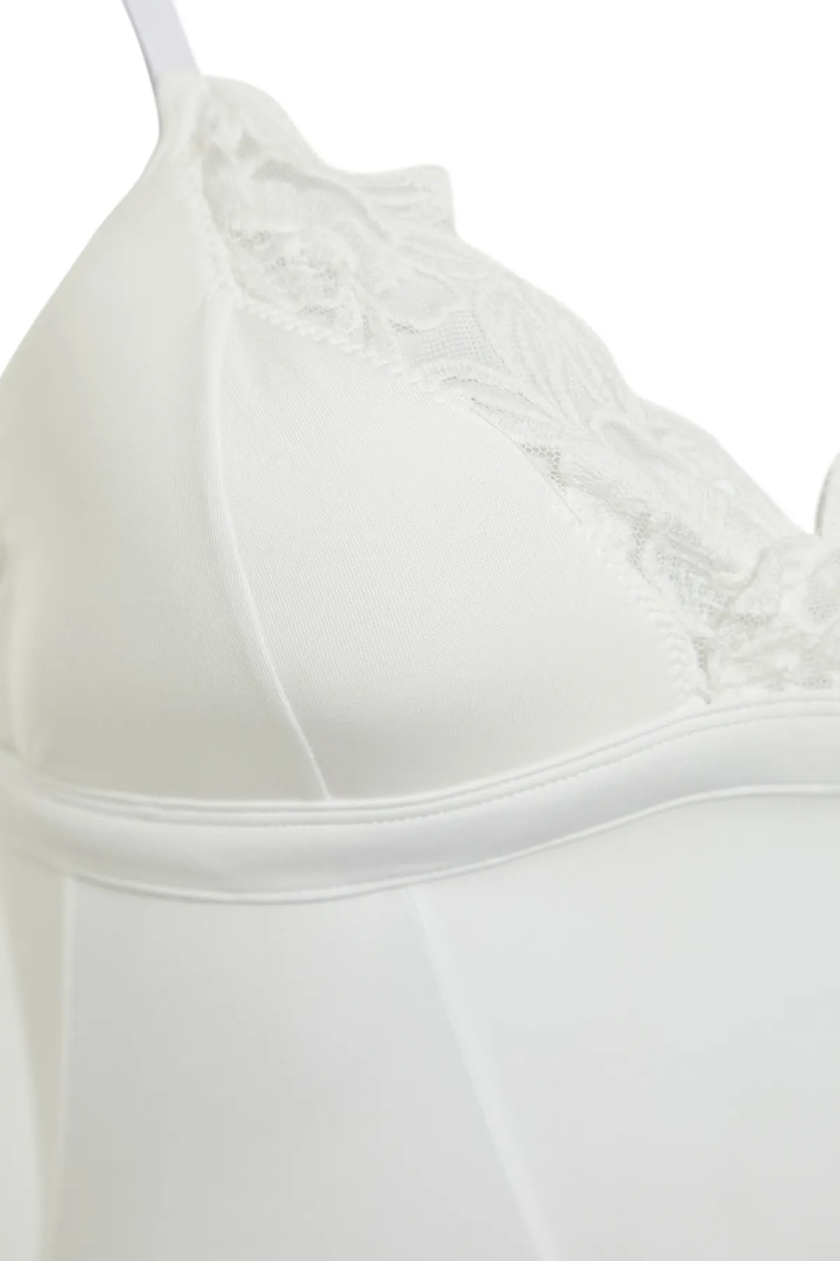 Trendyol Collection  Braut-Body aus weißem Brode-Tüll und Spitze, mit Seilriemen und Druckknopf, THMSS24BD00002