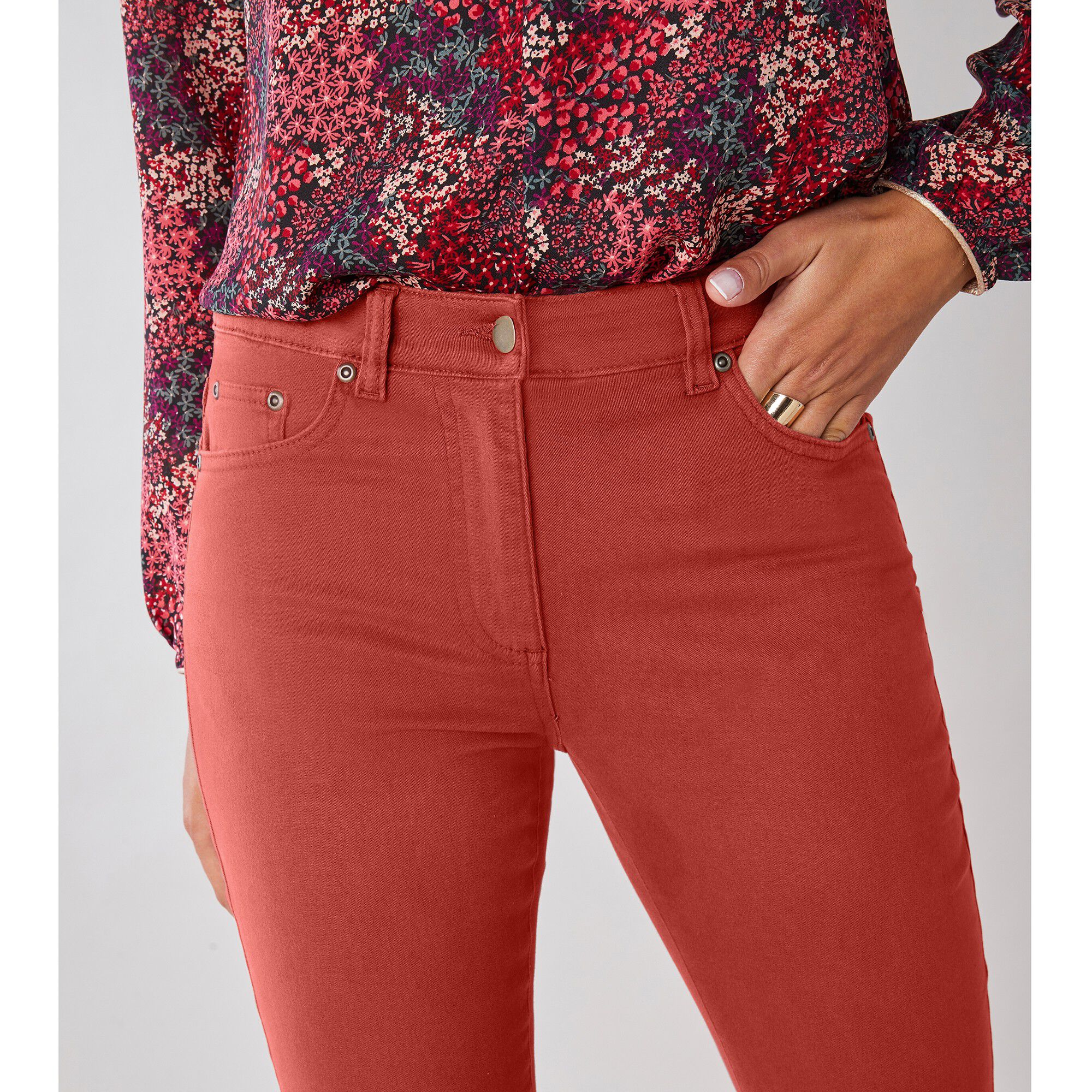 Pantalon 7/8ème fuselé stretch uni