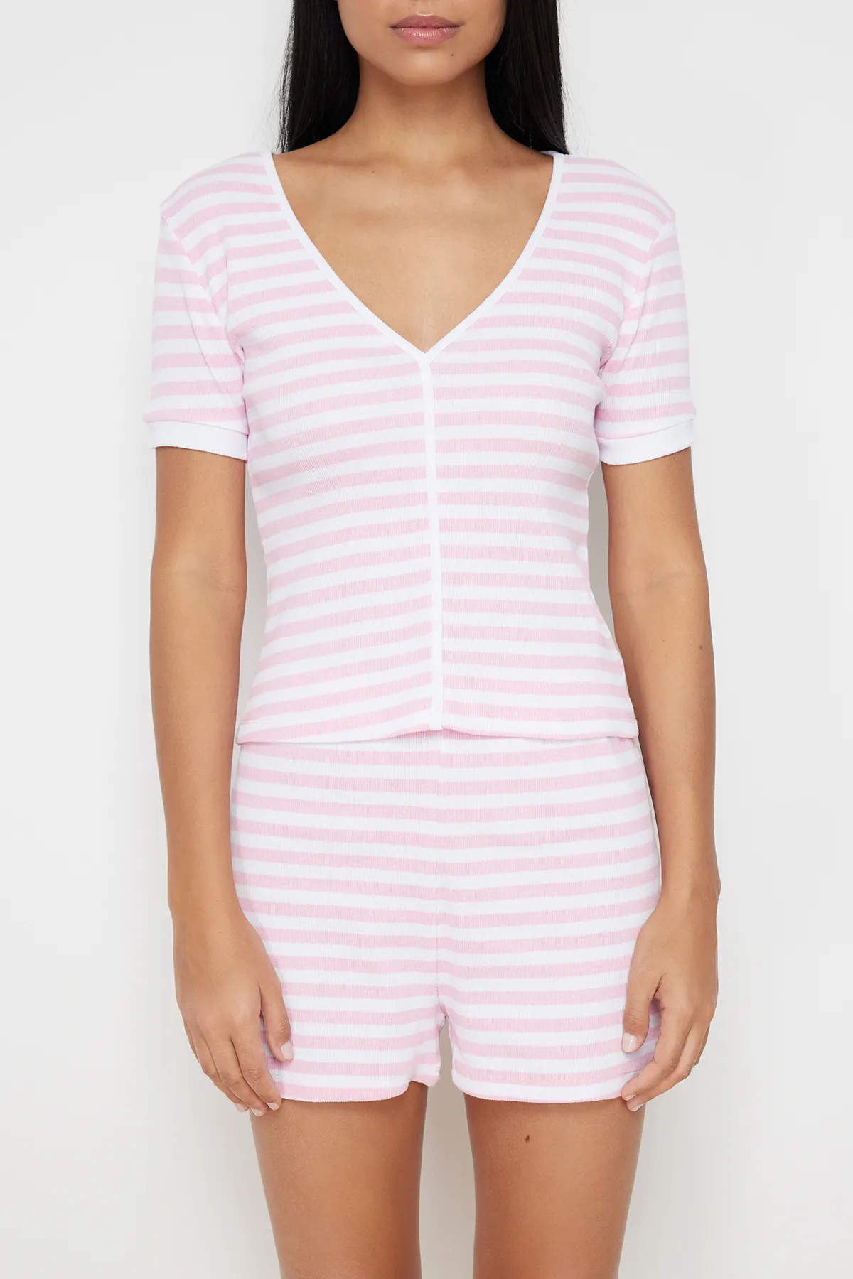 Trendyol Collection  Rosa gestreiftes Cord-Strick-Pyjama-Set aus Baumwolle THMSS24PT00095