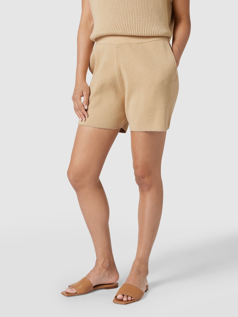 Shorts in Strick-Optik in sand