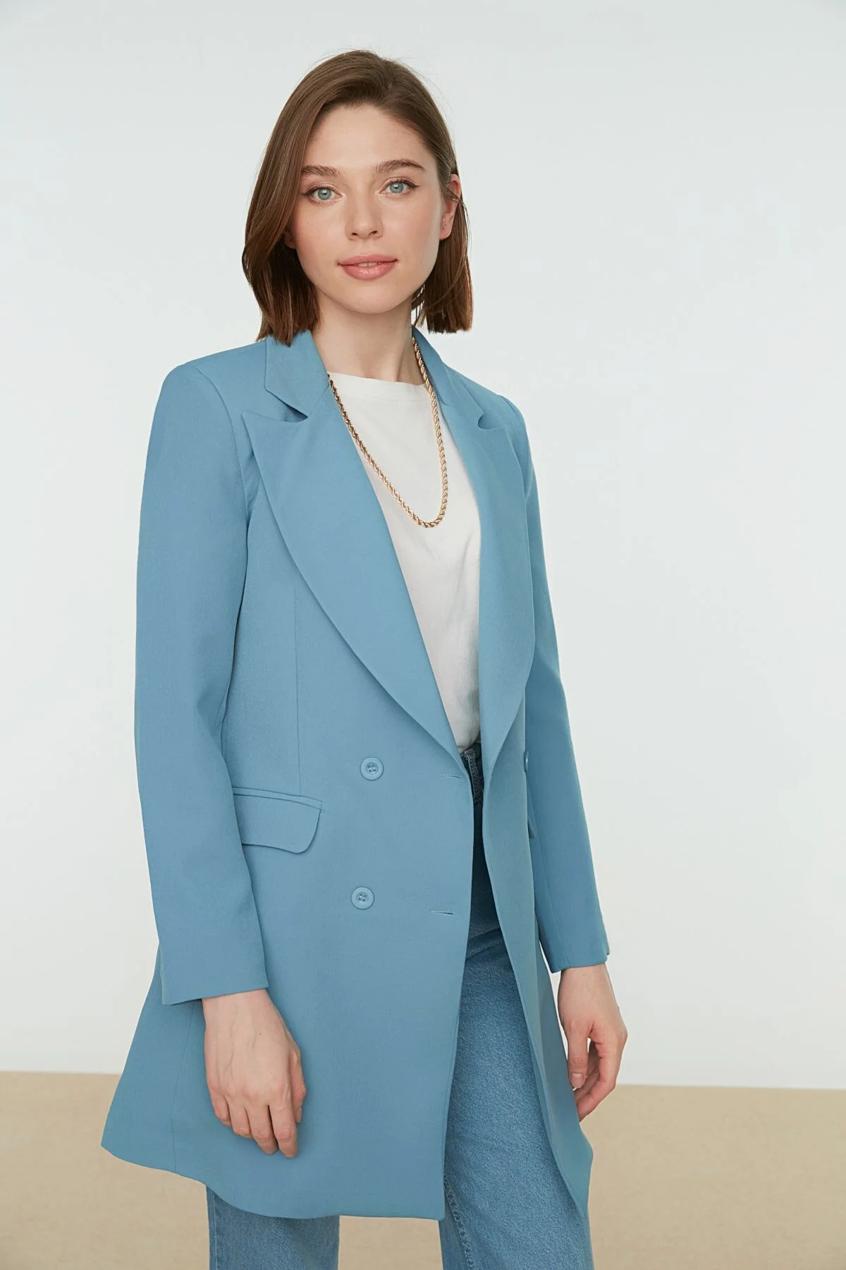 Trendyol Modest  Blauer Blazer aus Webstoff mit doppelter Knopftasche und detailliertem Futter TCTAW22CK0007