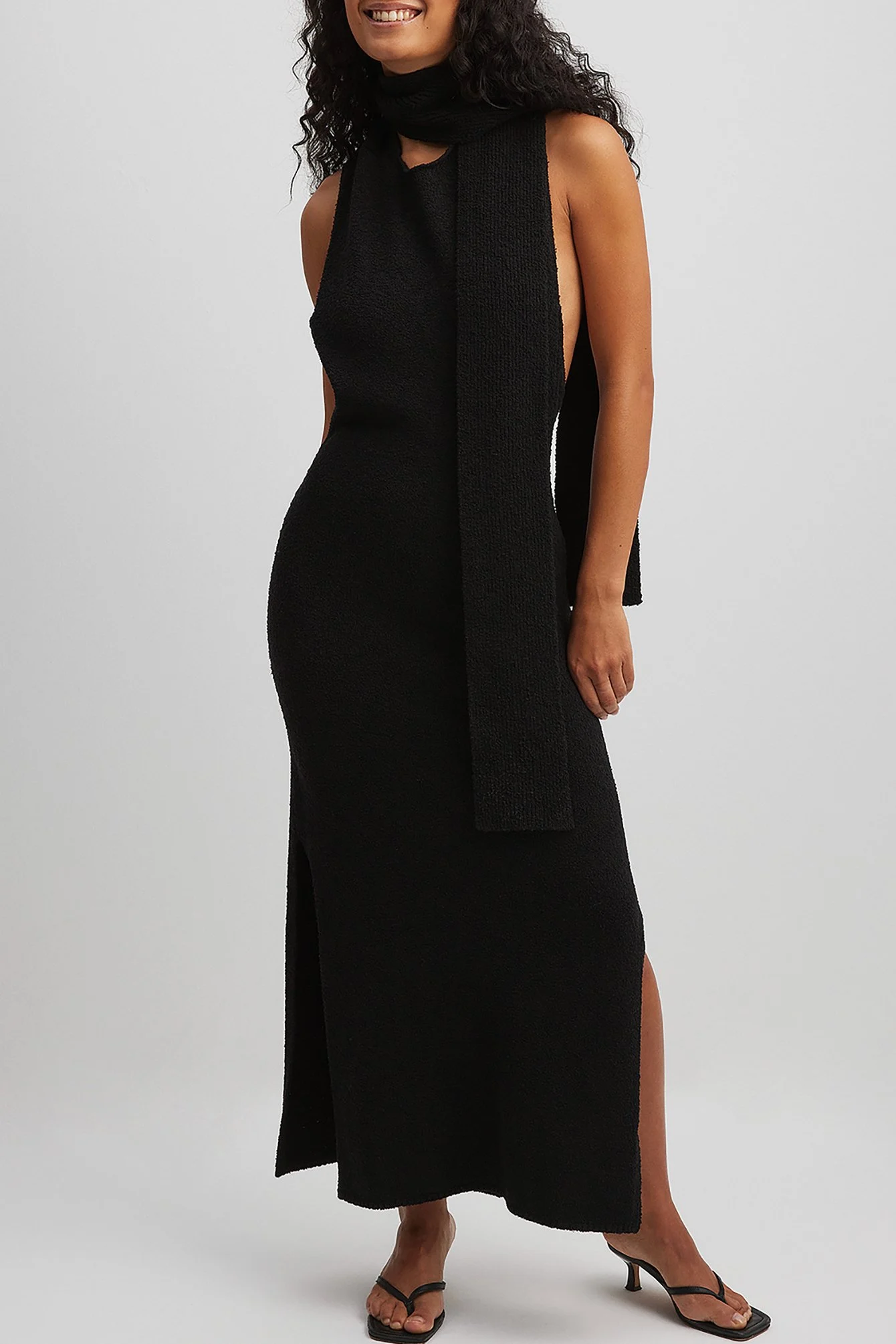 Gestricktes Maxi-Schal-Kleid