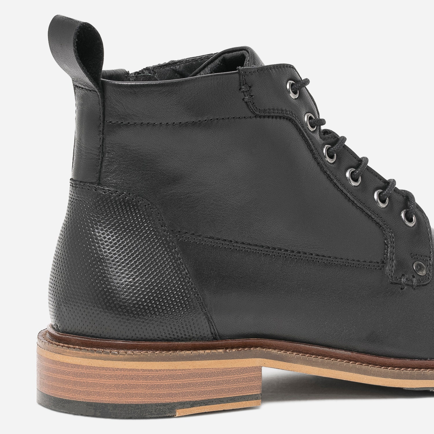 Boots à lacet noir éco-conçu en cuir