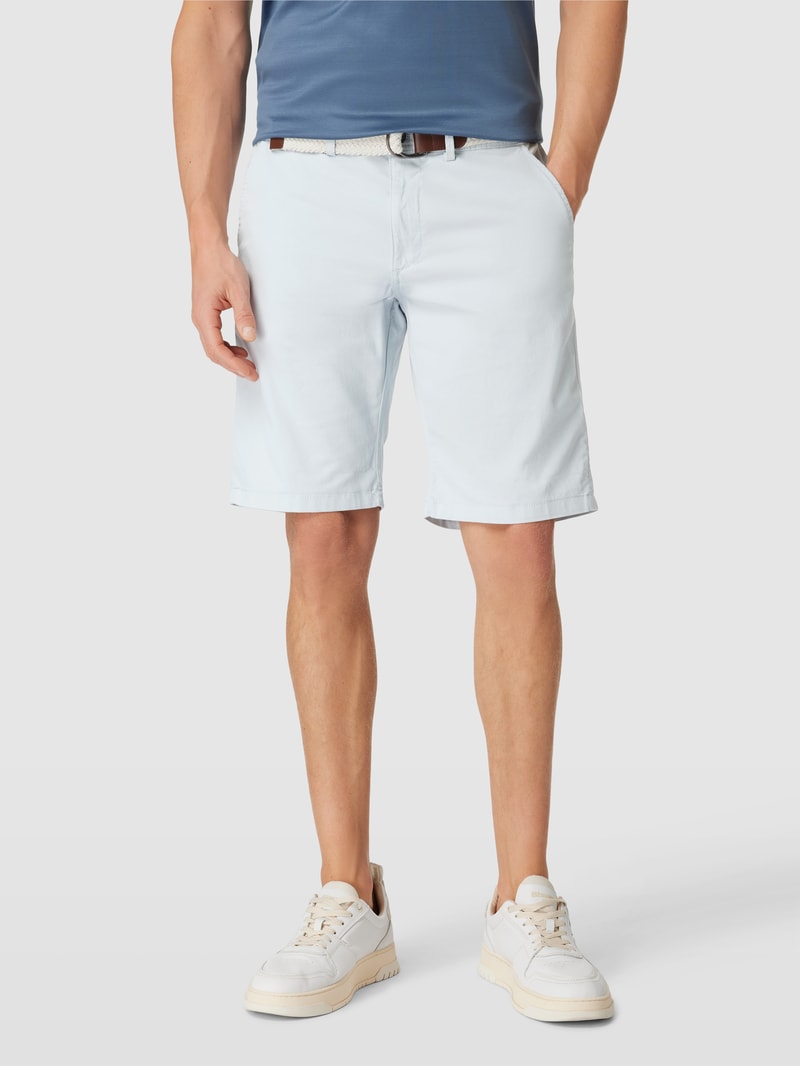 Bermudas mit französischen Eingrifftaschen in hellblau