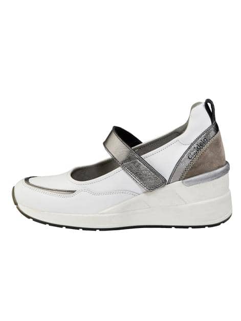 Klettslipper mit besonders hohem Keilabsatz