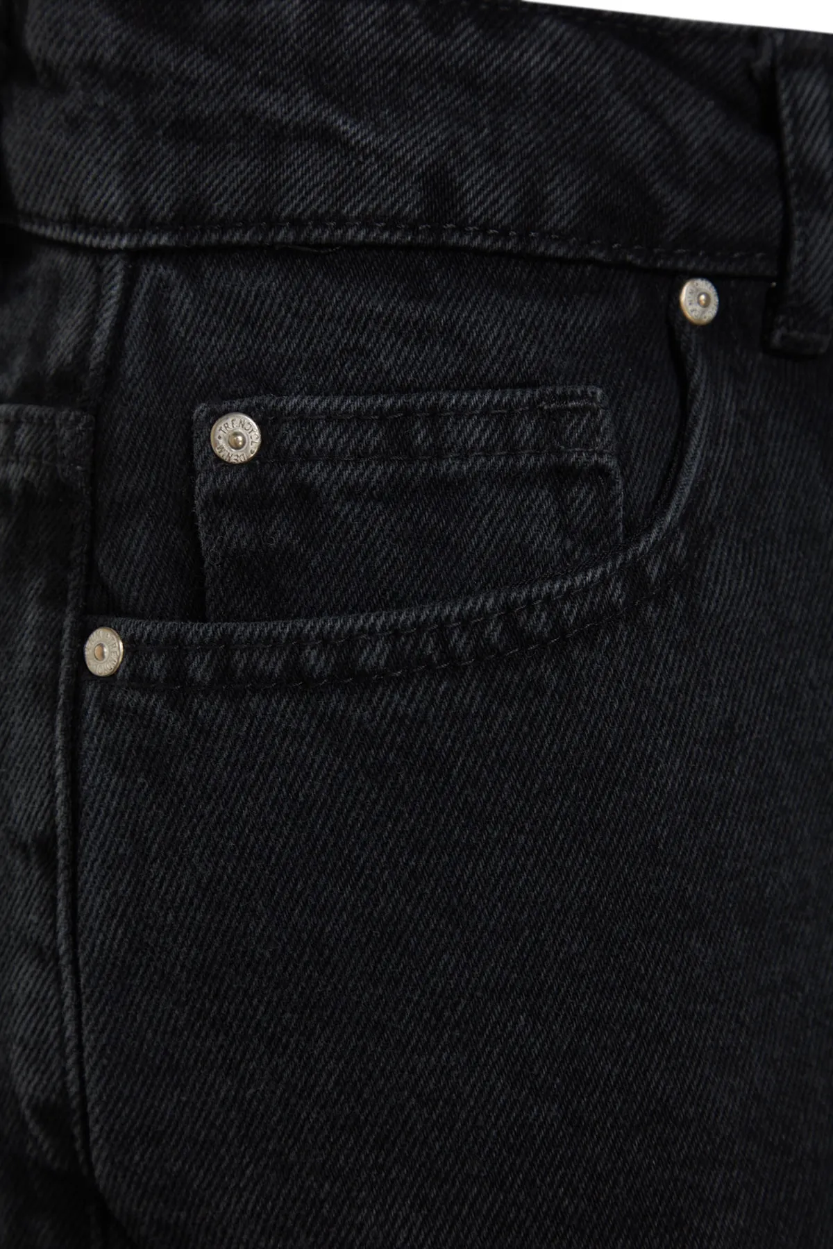Trendyol Collection  Shorts - Schwarz - Hoher Bund