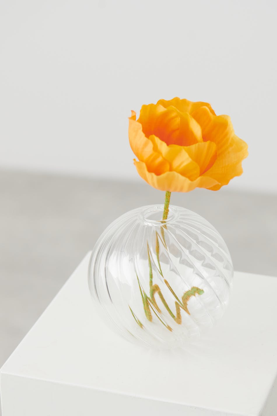 Mini swirl vase