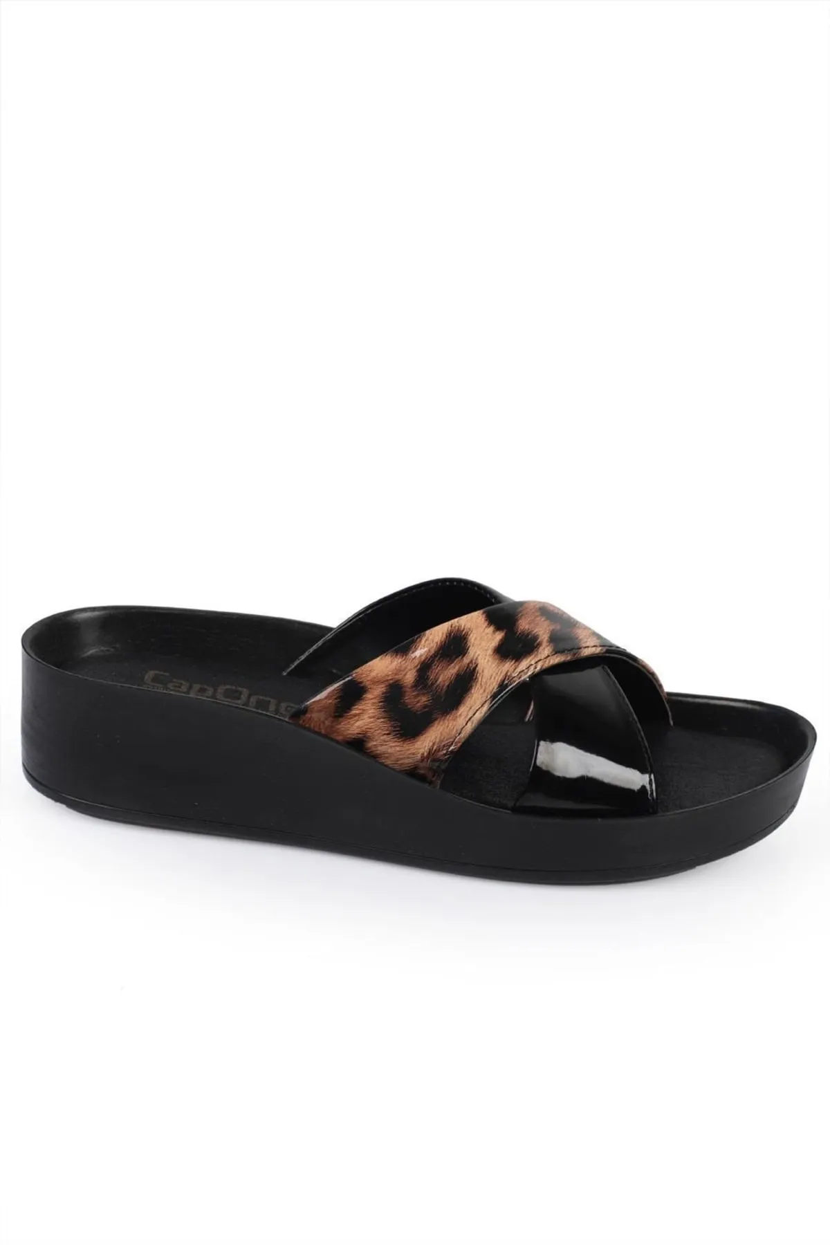 Capone Outfitters  Anatomisch weiche, bequeme Mutterhausschuhe mit Keilabsatz