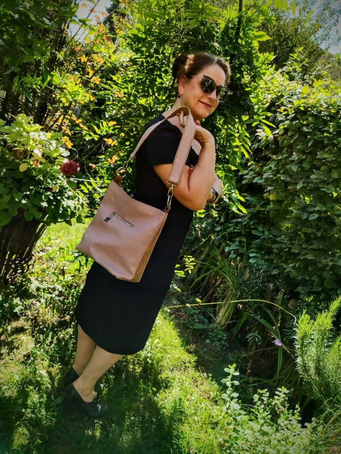 TIKIWE Handtaschen rose Totebag aus Kork