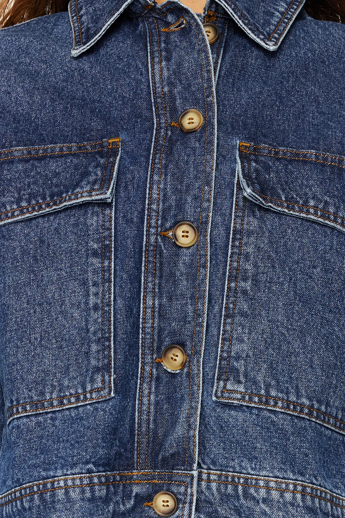 Trendyol Collection  Dunkelblaue, nachhaltigere Jeansjacke mit Taschendetail TWOSS24CE00029