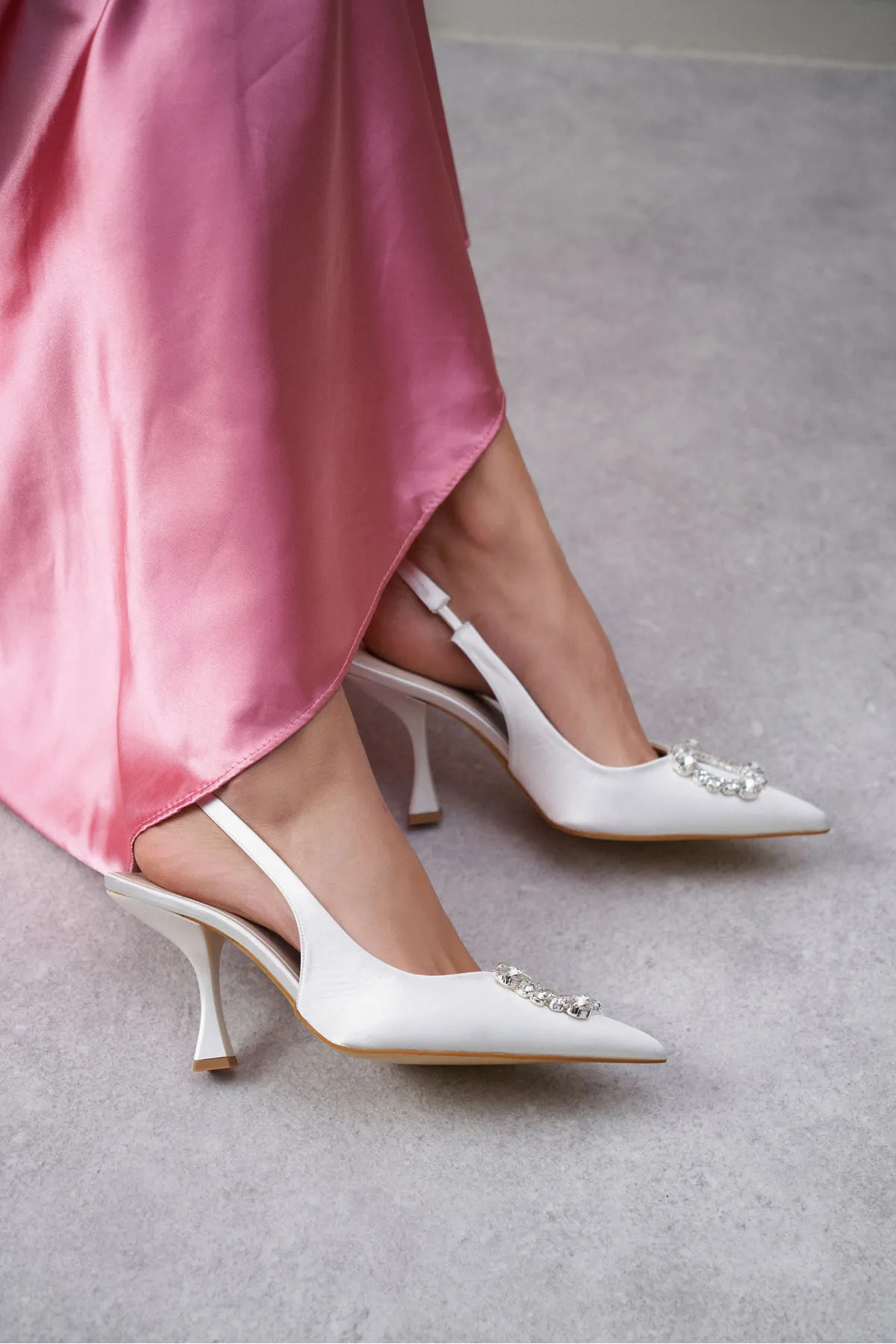 NİŞANTAŞI SHOES  Amara Sedef Satin Stone Detaillierte Damenschuhe mit Absatz