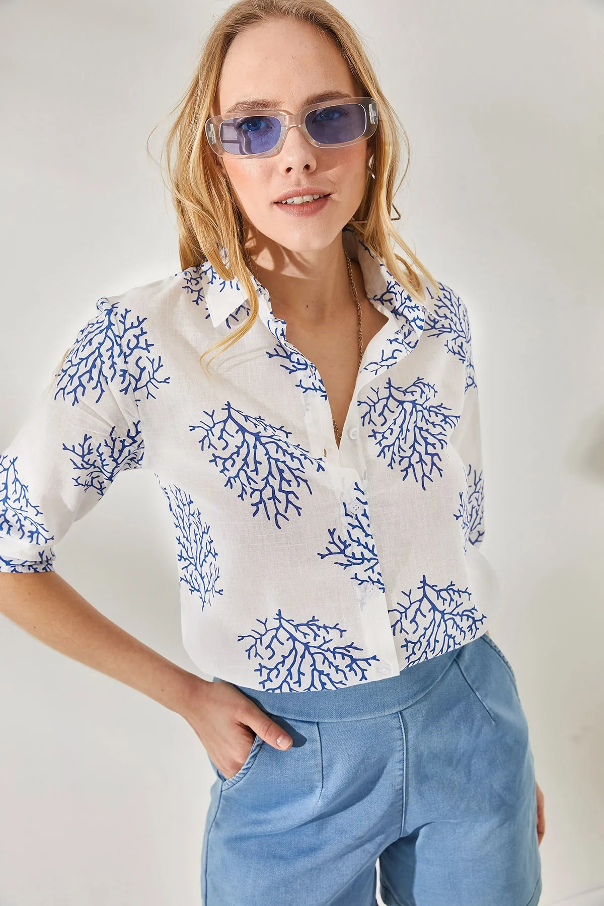 Olalook  Damen Leinenhemd mit gefalteten Ärmeln in Strauchblau GML-19000825
