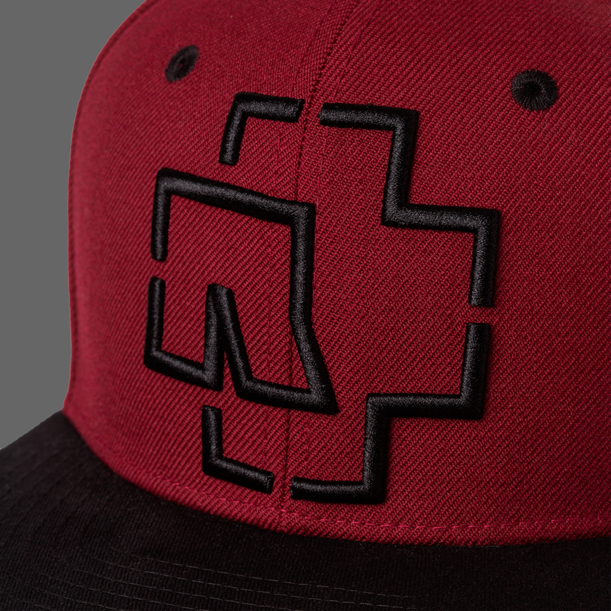Snapback Cap *bordeaux*