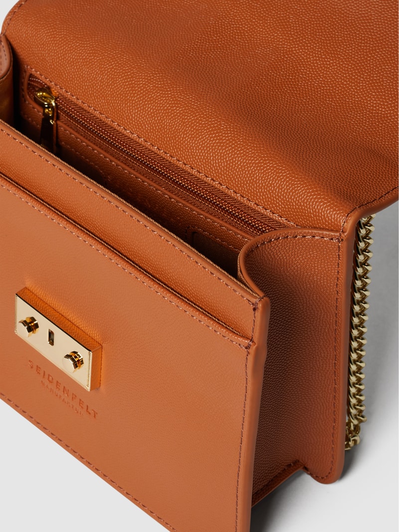 Crossbody Bag in Leder-Optik Modell 'Roros' in haselnuss braun