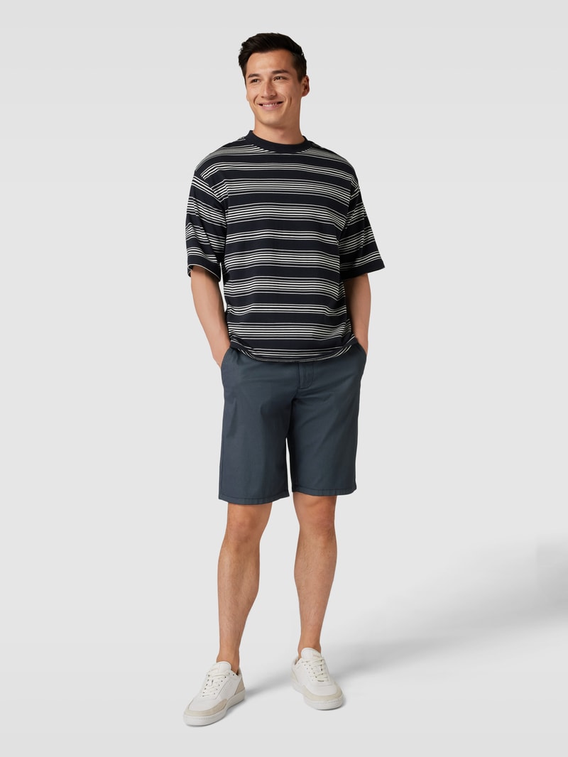 Bermudas mit Stoffgürtel in marineblau