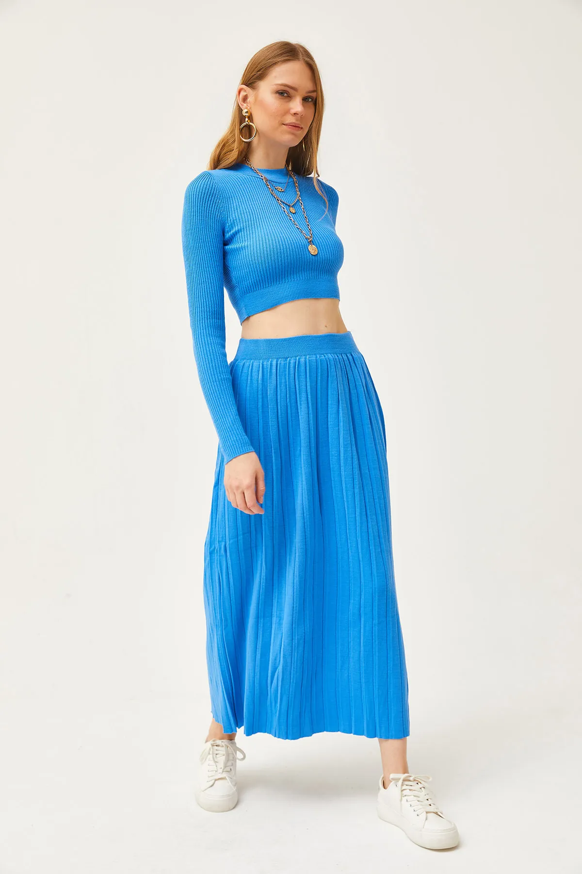 Olalook  Blaues Strickwaren-Set mit Oberteil und Pullover für Damen mit Plissee und Schlitz TKM-19000257