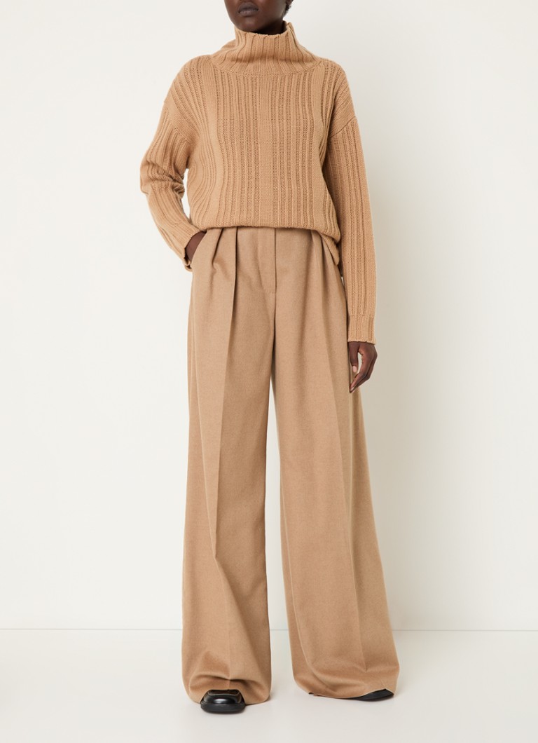 Pantaloni MaxMara Fagus din lână cu talie înaltă și croială lată, de culoare camel.