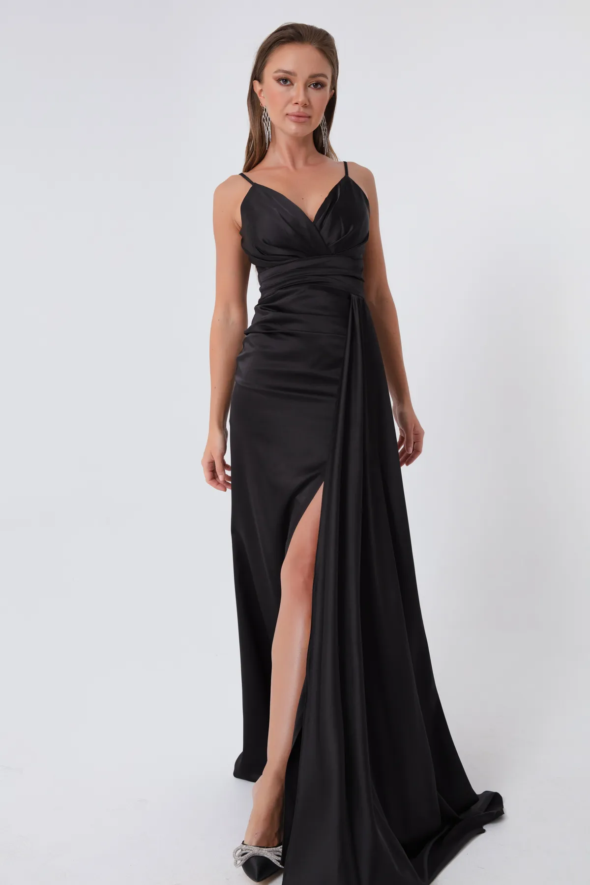 Lafaba  Schwarzes langes Satin-Abendkleid und Abschlusskleid für Damen mit Trägern