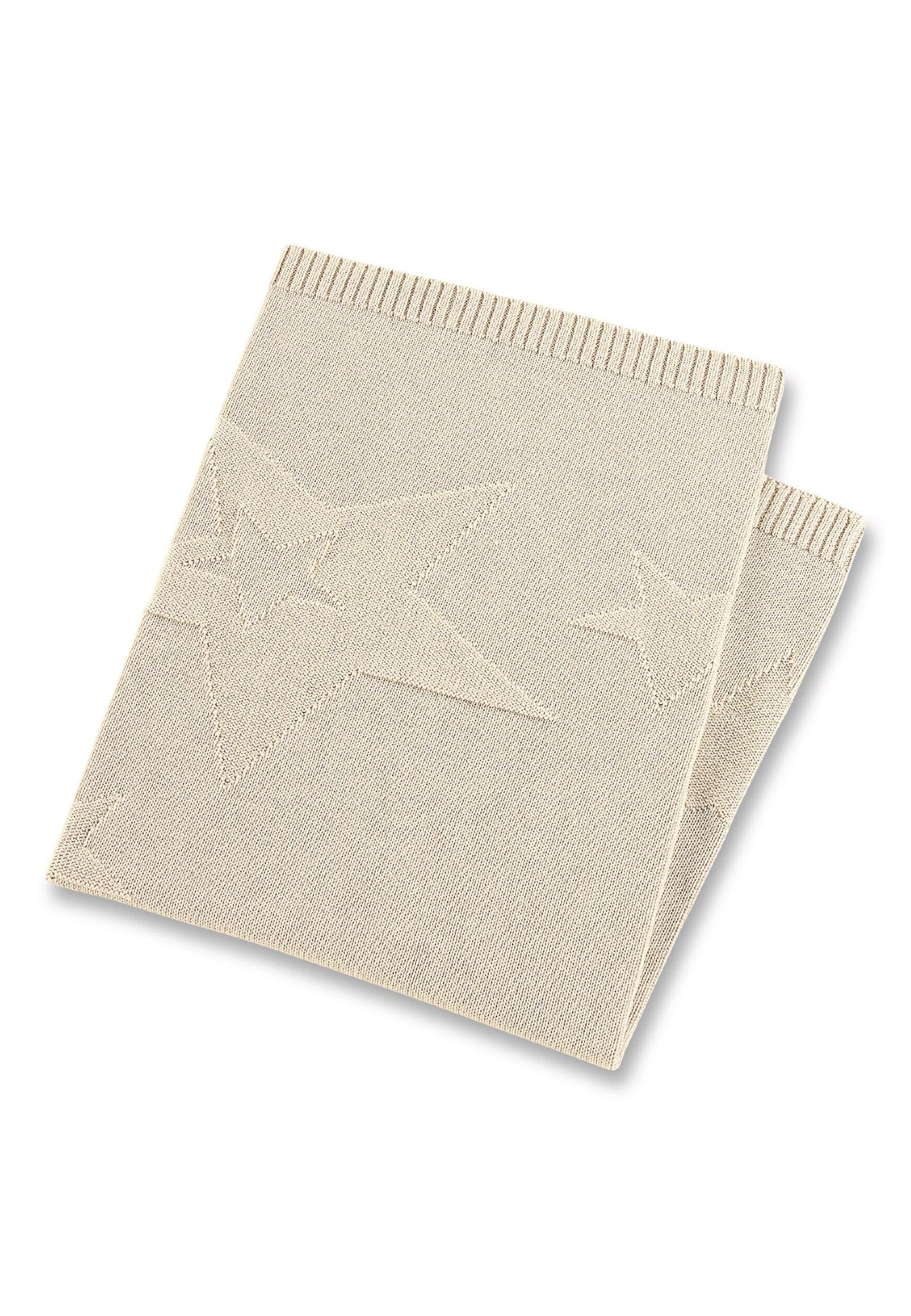 Strick-Schmusedecke mit eingestrickten Sternen