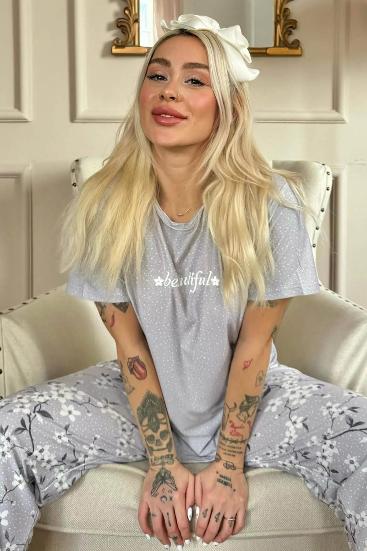 Pijamaevi  Graues, schön gemustertes, kurzärmliges Strick-Pyjama-Set für Damen