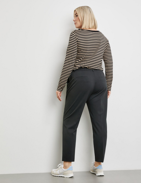 Gepflegte 7/8 Hose mit Bügelfalten Greta