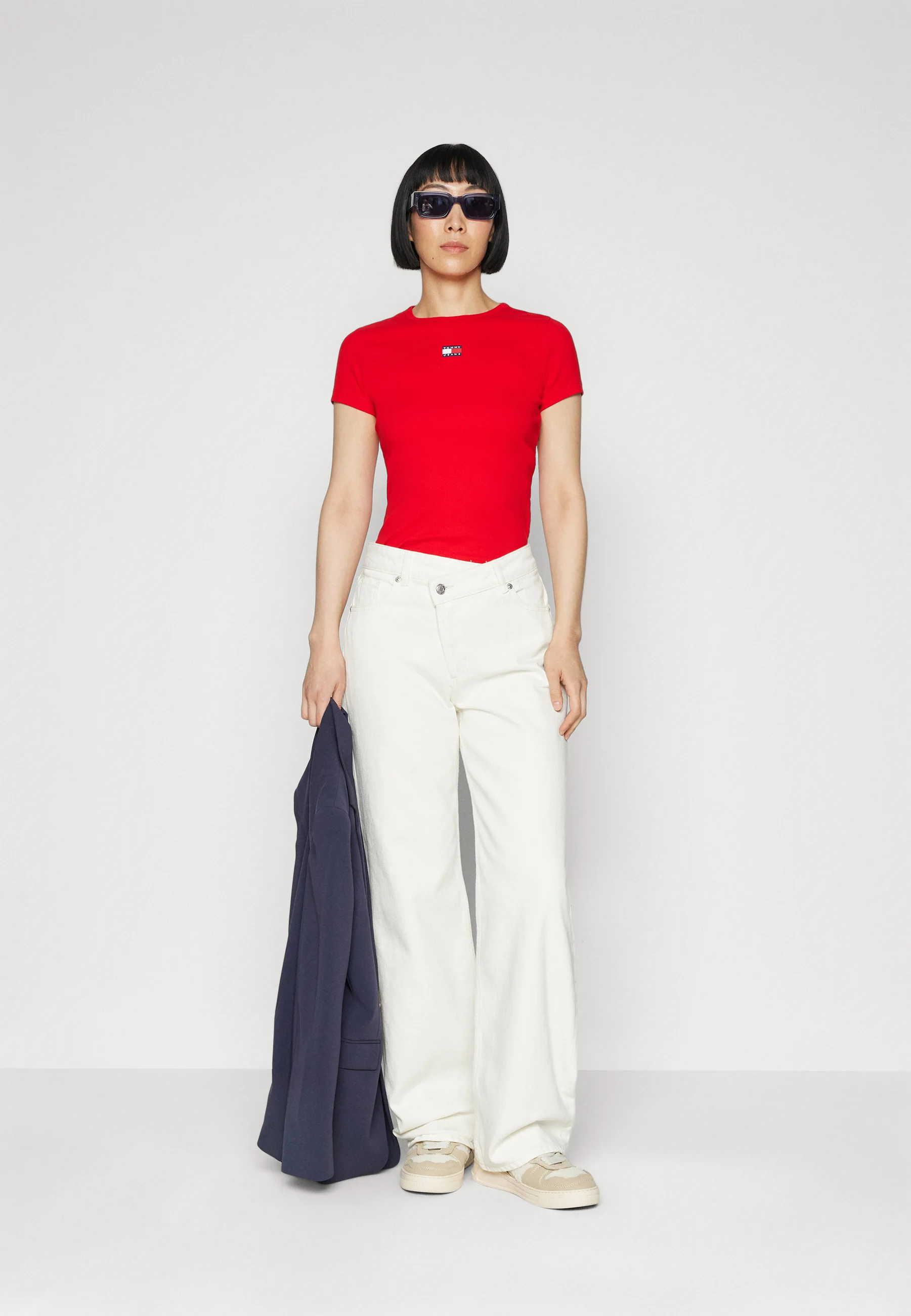 Tommy Jeans SLIM BADGE TEE - Camiseta con estampado