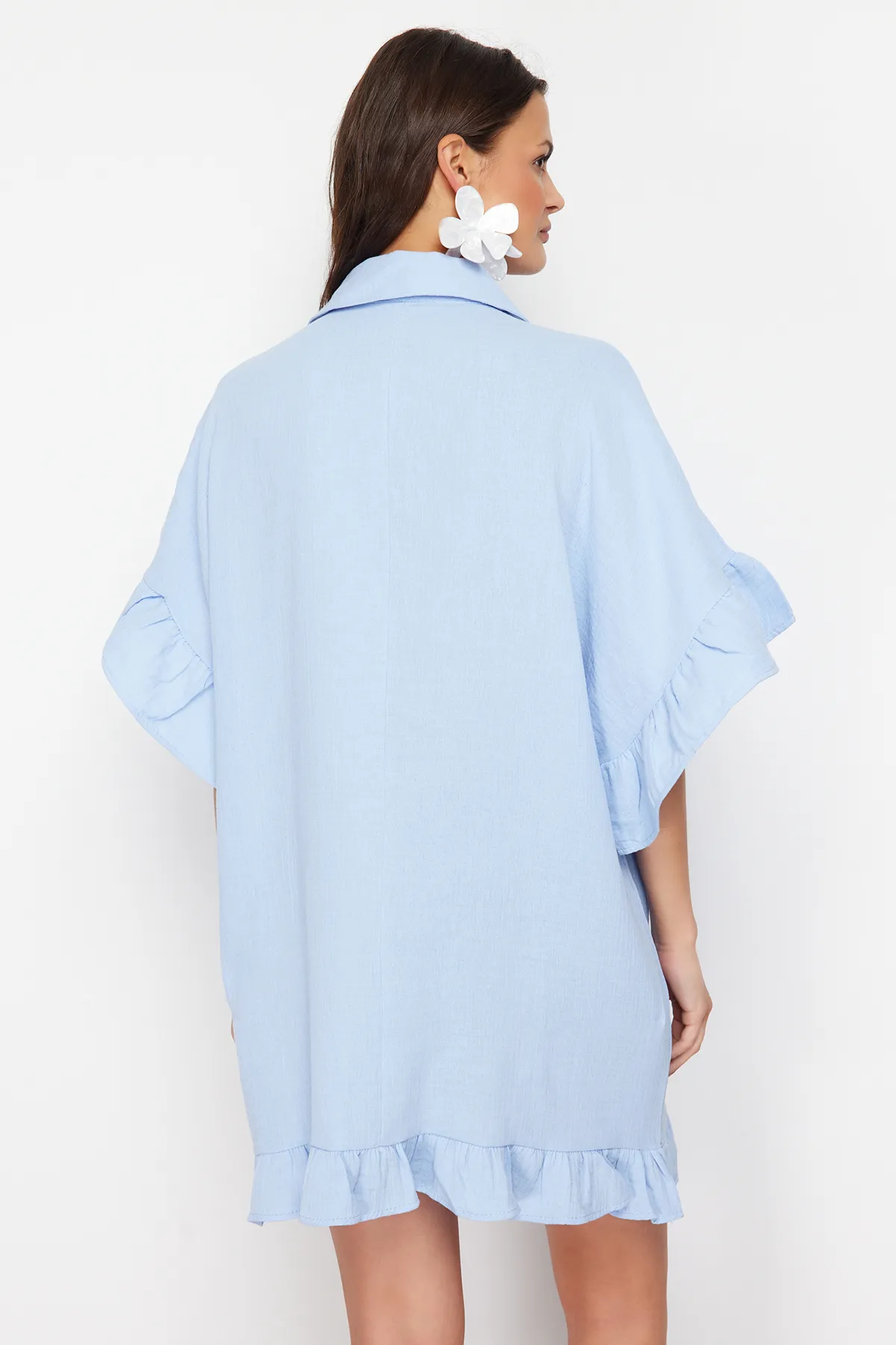 Trendyol Collection  Blaues Mini-Strandkleid mit gewebten Rüschen TBESS24EL00115